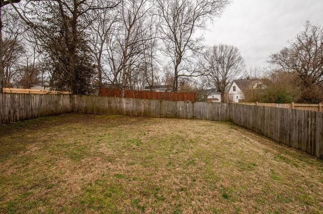 821 W McKennie Ave, Nashville, TN 37206