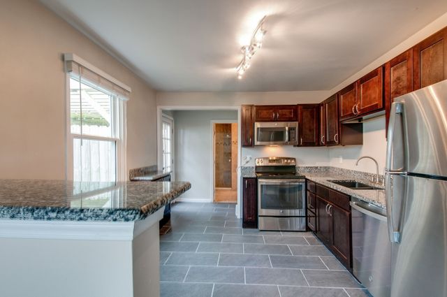 821 W McKennie Ave, Nashville, TN 37206