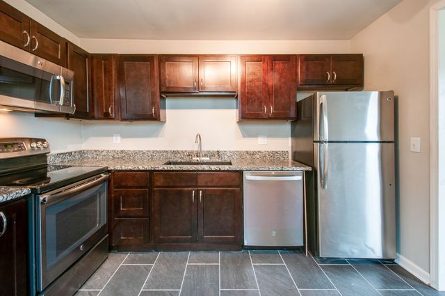 821 W McKennie Ave, Nashville, TN 37206