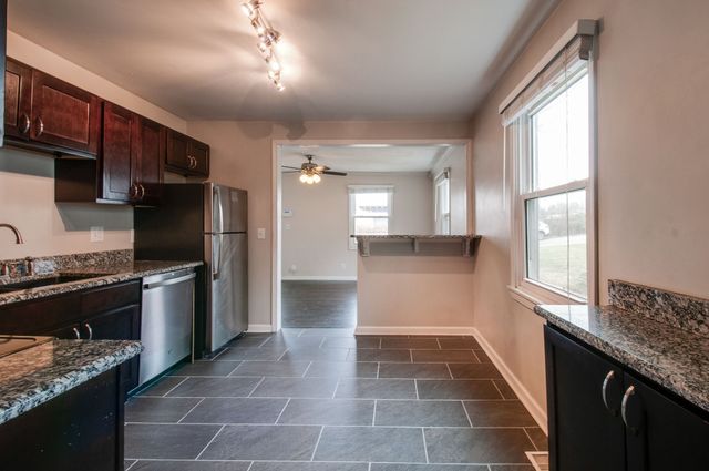 821 W McKennie Ave, Nashville, TN 37206