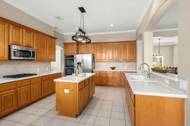 16013 Creek Hill Lane, Cypress, TX 77429