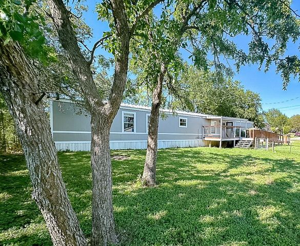 105 Singleton DR, Spicewood, TX 78669