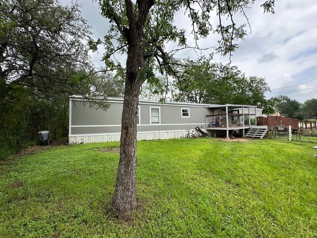 105 Singleton DR, Spicewood, TX 78669