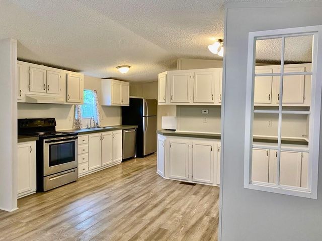 105 Singleton DR, Spicewood, TX 78669