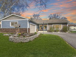 211 Waterbury Circle, Lake Villa, IL 60046