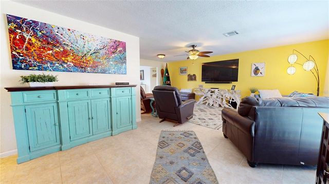 6888 121ST STREET, Seminole, FL 33772