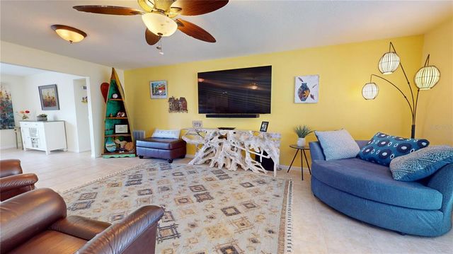 6888 121ST STREET, Seminole, FL 33772