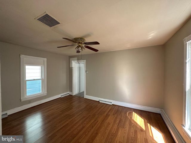 712 W KING ST, Martinsburg, WV 25401