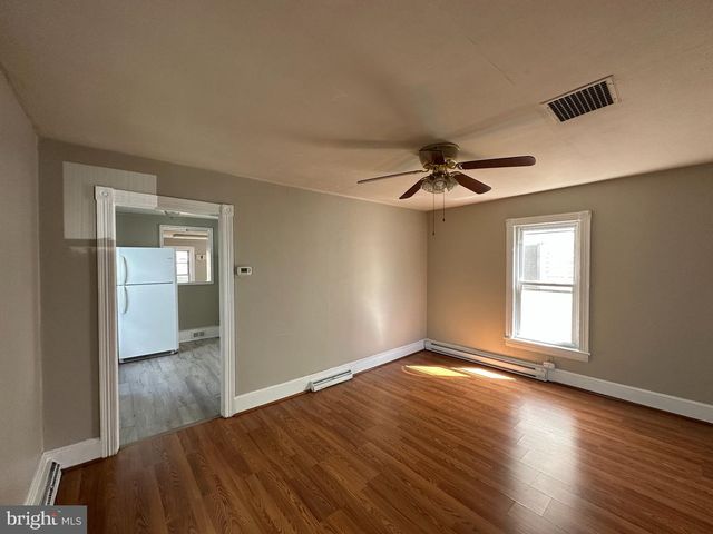 712 W KING ST, Martinsburg, WV 25401