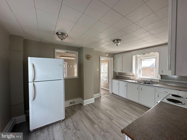 712 W KING ST, Martinsburg, WV 25401