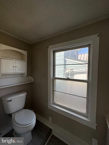 712 W KING ST, Martinsburg, WV 25401