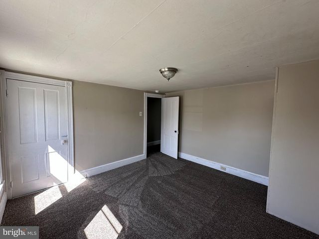 712 W KING ST, Martinsburg, WV 25401