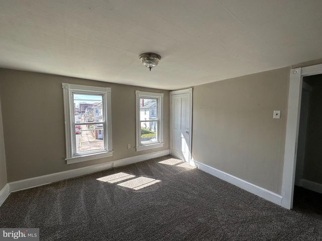 712 W KING ST, Martinsburg, WV 25401