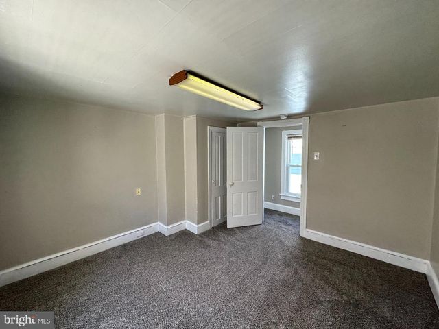 712 W KING ST, Martinsburg, WV 25401