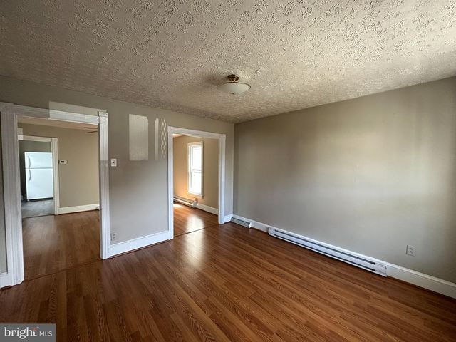712 W KING ST, Martinsburg, WV 25401