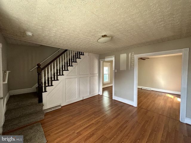 712 W KING ST, Martinsburg, WV 25401