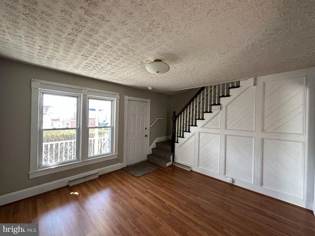 712 W KING ST, Martinsburg, WV 25401