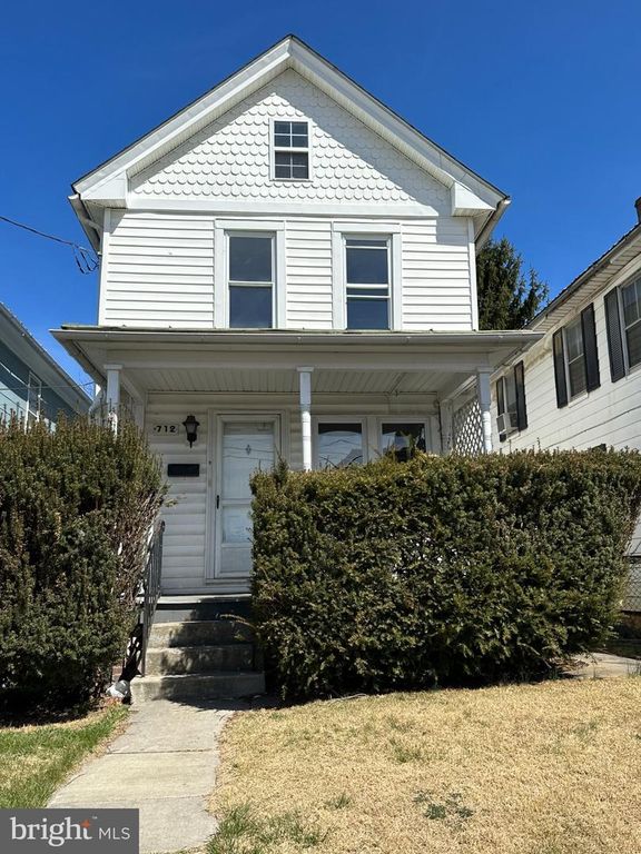 712 W KING ST, Martinsburg, WV 25401