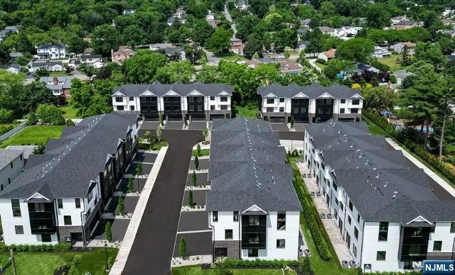 7 Skye Drive 7, Paramus, NJ 07652