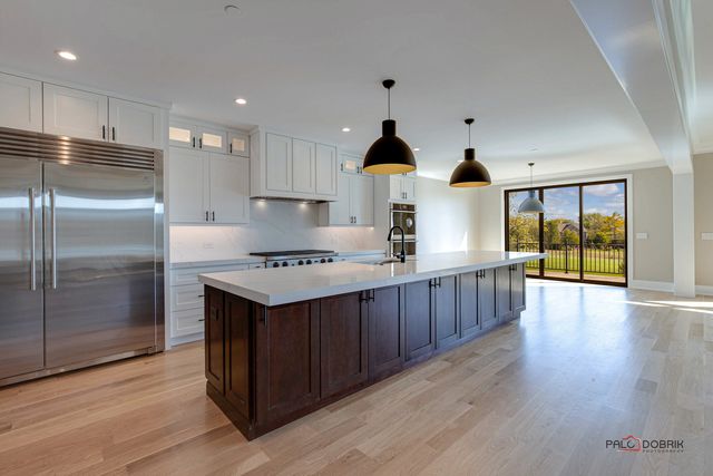 235 Plainfield Court, Vernon Hills, IL 60061