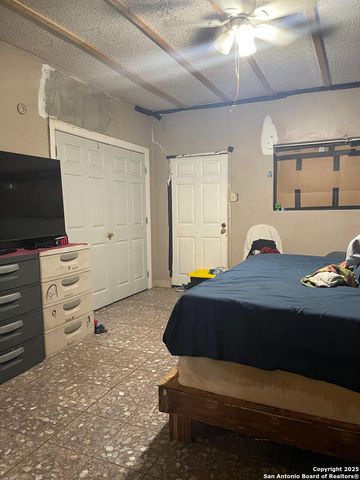 1002 W Lynwood Ave, San Antonio, TX 78201