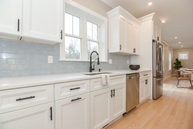 211 Hampstead Road, Derry, NH 03038