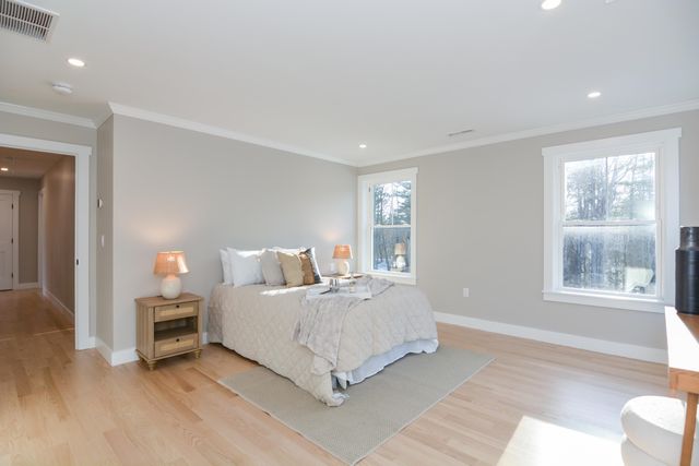 211 Hampstead Road, Derry, NH 03038