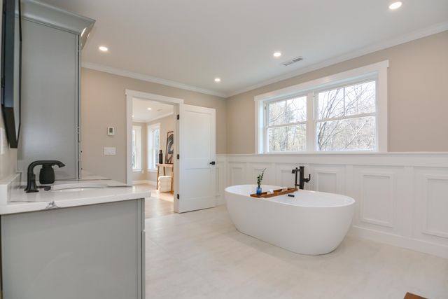 211 Hampstead Road, Derry, NH 03038