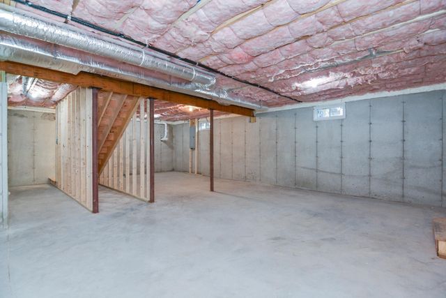 211 Hampstead Road, Derry, NH 03038