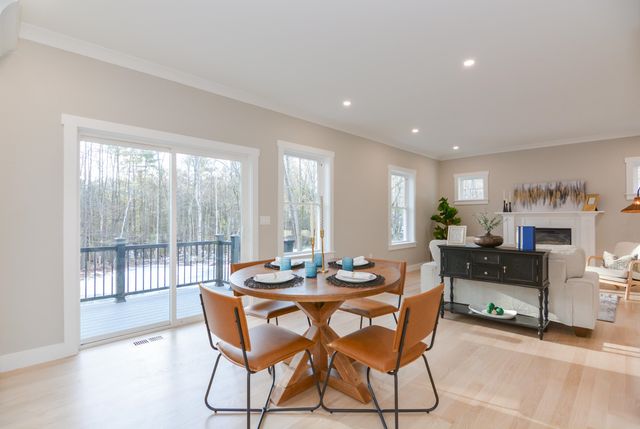 211 Hampstead Road, Derry, NH 03038