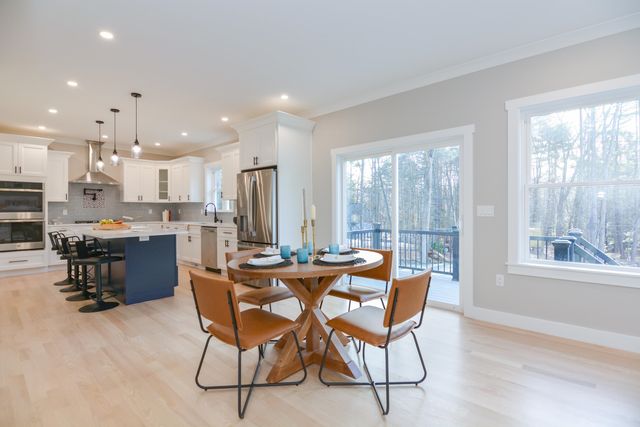 211 Hampstead Road, Derry, NH 03038