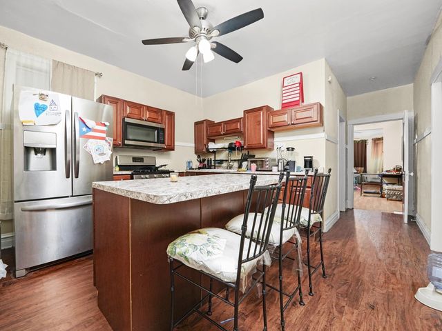 2131 N Springfield Avenue, Chicago, IL 60647