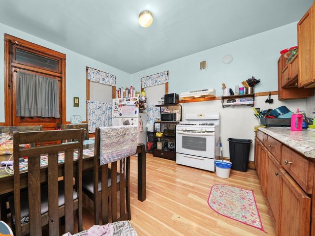 2131 N Springfield Avenue, Chicago, IL 60647