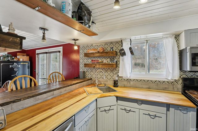 1498 Upper Schooner Road, Nashville, IN 47448