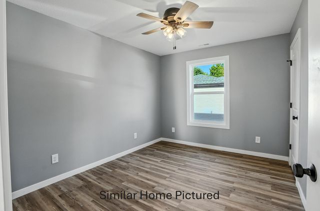 1334 E BIAS LN, Centralia, MO 65240