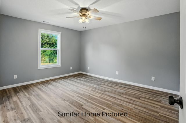 1334 E BIAS LN, Centralia, MO 65240