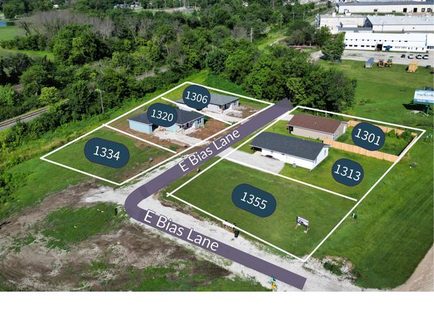 1334 E BIAS LN, Centralia, MO 65240