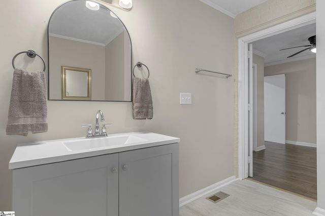 99 Saluda Street, Spartanburg, SC 29301