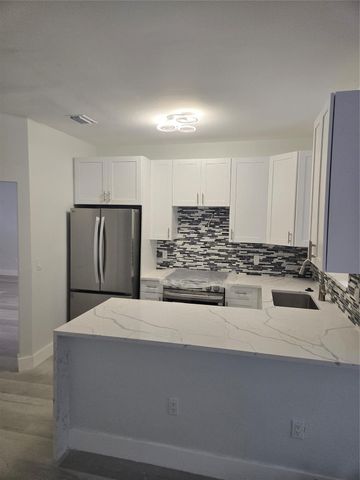 580 NW 87 Way, Coral Springs, FL 33071