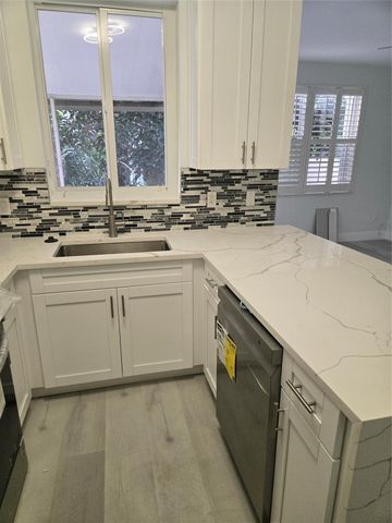 580 NW 87 Way, Coral Springs, FL 33071