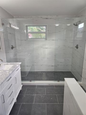 580 NW 87 Way, Coral Springs, FL 33071