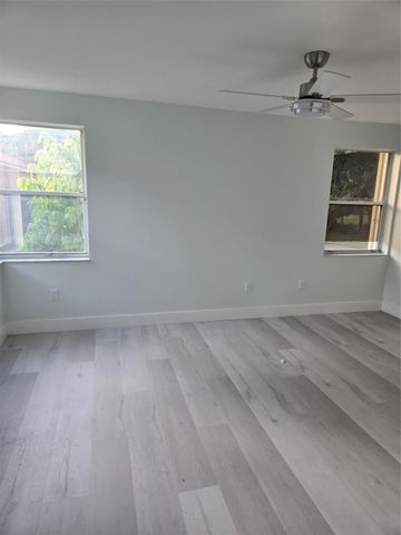 580 NW 87 Way, Coral Springs, FL 33071