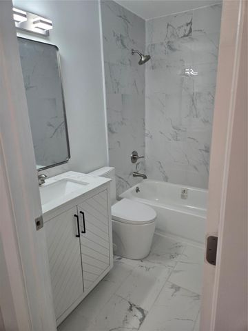 580 NW 87 Way, Coral Springs, FL 33071