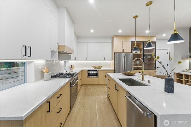 9016 124th Lane NE, Kirkland, WA 98033