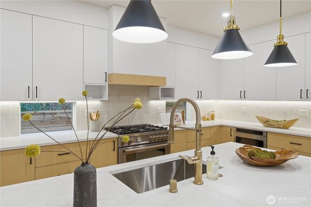 9016 124th Lane NE, Kirkland, WA 98033