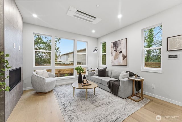 9016 124th Lane NE, Kirkland, WA 98033