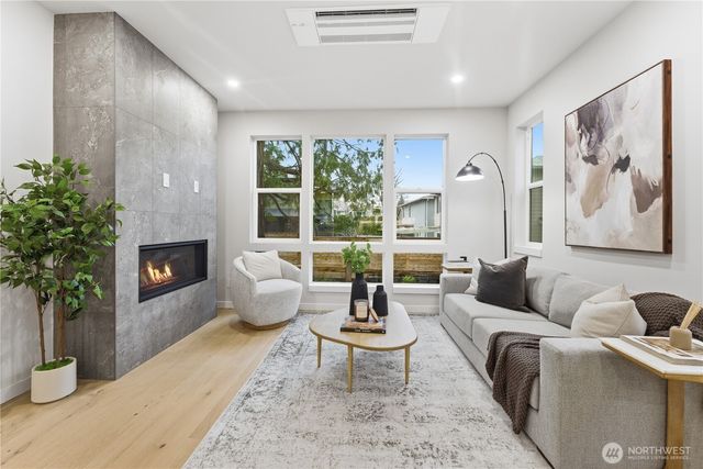 9016 124th Lane NE, Kirkland, WA 98033