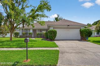 13269 PACEMAKER Drive, Jacksonville, FL 32225