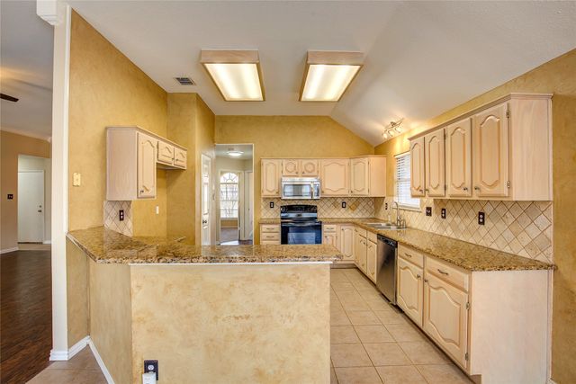 909 Mallard Way, Flower Mound, TX 75028