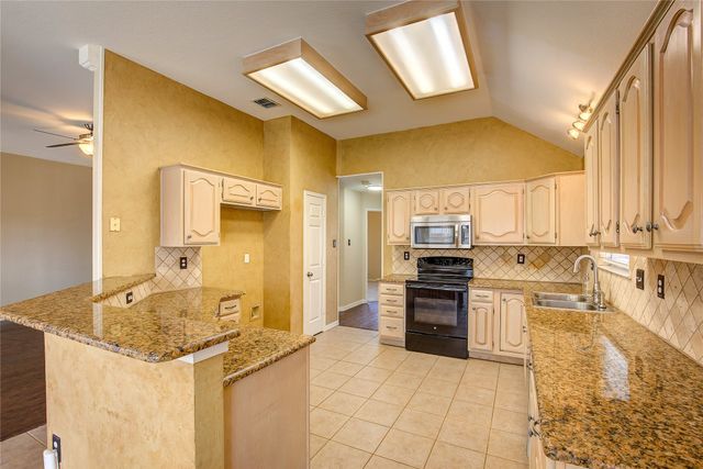 909 Mallard Way, Flower Mound, TX 75028